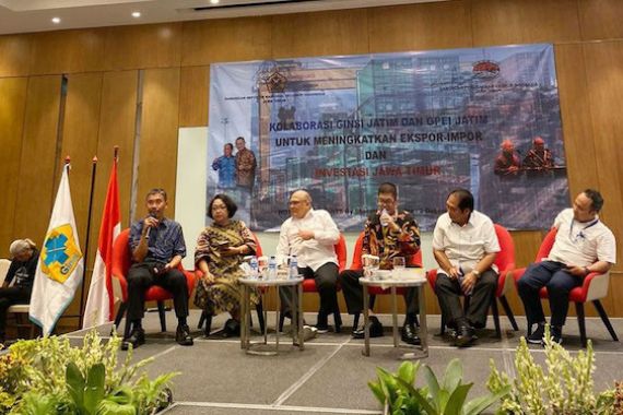 Bea Cukai Tanjung Perak Dukung Peningkatan Ekspor Impor Jawa Timur - JPNN.COM