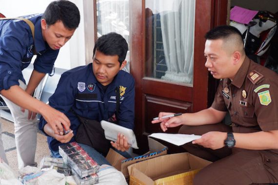 Bea Cukai Jawa Timur II Limpahkan Perkara Rokok Ilegal ke Kejaksaan - JPNN.COM