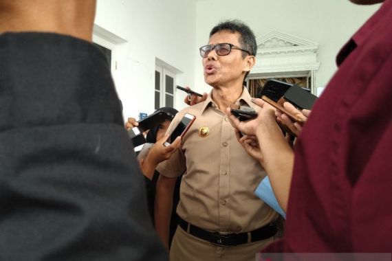 Reaksi Gubernur Sumbar Soal Wacana Interpelasi Perjalanan Luar Negeri - JPNN.COM