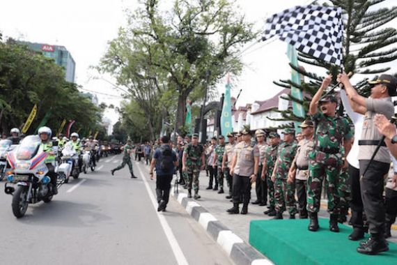 Panglima TNI dan Kapolri Pimpin Apel Pengamanan Natal dan Tahun Baru - JPNN.COM