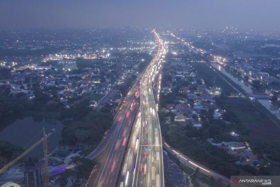 Masuk KM10 Hingga 48 Tol Layang Jakarta-Cikampek, Anda Harus Waspada - JPNN.COM