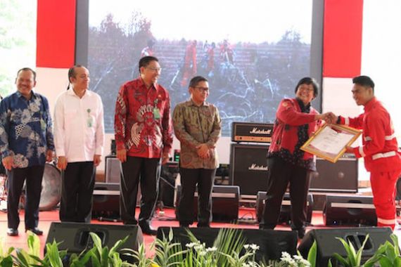 Menteri Siti Nurbaya: Manggala Agni Sangat Pantas Disebut Patriot - JPNN.COM
