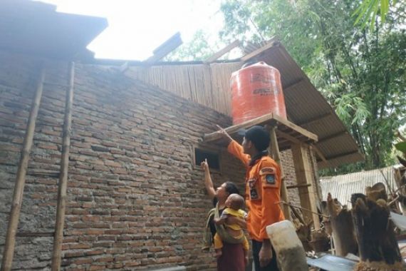 Di Serang Banten, 36 Rumah Rusak Akibat Cuaca Ekstrem - JPNN.COM