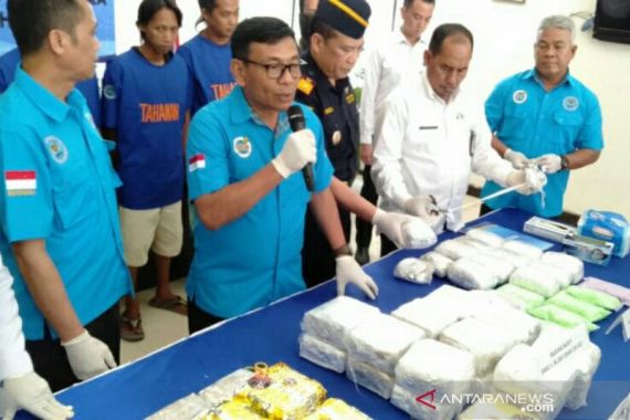 Bawa 36 Kg Sabu-sabu dan 32.570 Pil Ekstasi, Dua Pria Asal Riau Ditangkap di Palembang - JPNN.COM