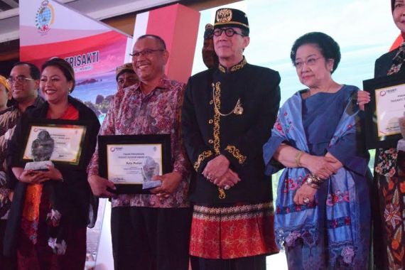 Pemkab Tabanan Raih Penghargaan Trisakti Tourism Award - JPNN.COM