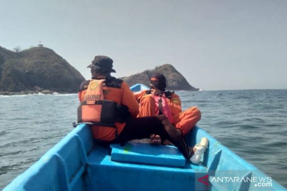 M. Mujib Hilang Terseret Ombak Pantai Payangan Jember - JPNN.COM