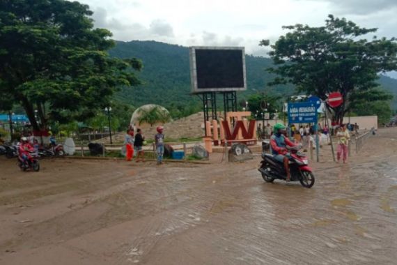 Kota Wasior Papua Barat Diterjang Banjir, Puluhan Rumah Rusak - JPNN.COM