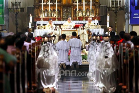 Kapolri dan Panglima TNI Tinjau Gereja, Pastikan Perayaan Malam Natal Aman - JPNN.COM