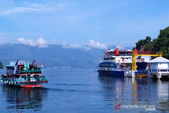 Sambut Libur Nataru, PT ASDP Tambah Jadwal Penyeberangan Danau Toba - JPNN.COM