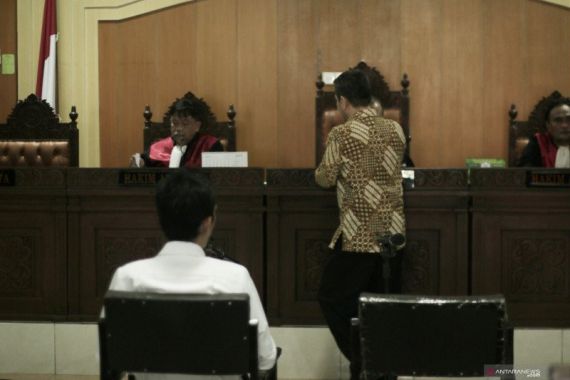Terbukti Terima Suap, Eks Kepala Imigrasi Mataram Divonis 5 Tahun Penjara - JPNN.COM