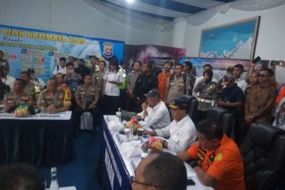 Basarnas Siagakan Kapal di Perairan Selat Sunda - JPNN.COM