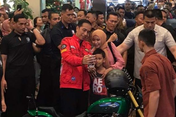 Cerita Heru dan Petra yang Bersalaman dengan Jokowi di Malam Tahun Baru - JPNN.COM