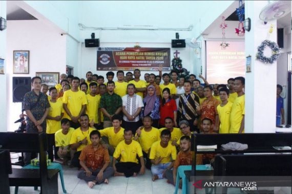 Berkat Natal, 50 Napi di Lapas Cikarang Terima Remisi - JPNN.COM