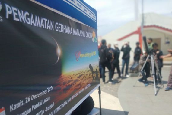 Gerhana Matahari Cincin Bisa Dilihat di Pantai Losari Makassar - JPNN.COM