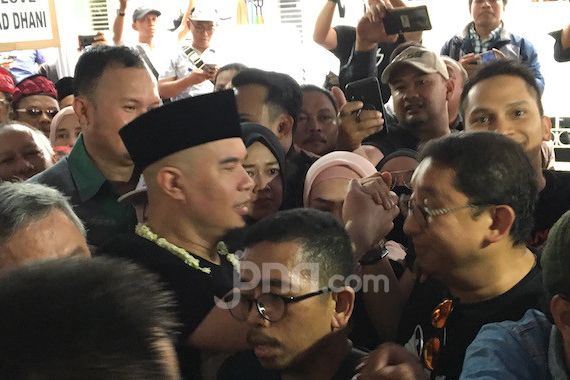 Fadli Zon Ikut Sambut Kepulangan Ahmad Dhani - JPNN.COM