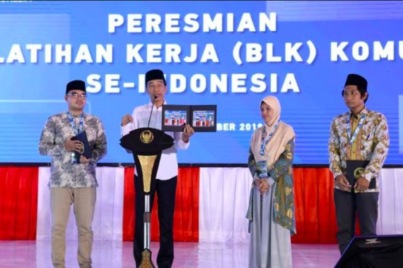 Presiden Jokowi: Sekarang Bukan Eranya Adu Ijazah - JPNN.COM