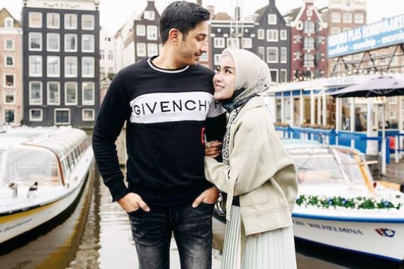 Lepas Hijab, Medina Zein Curhat Suaminya Lukman Azhari Berselingkuh: Hai Loser! - JPNN.COM