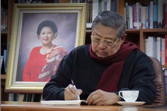 Curahan Hati Pak SBY Jelang Pergantian Tahun Tanpa Bu Ani - JPNN.COM