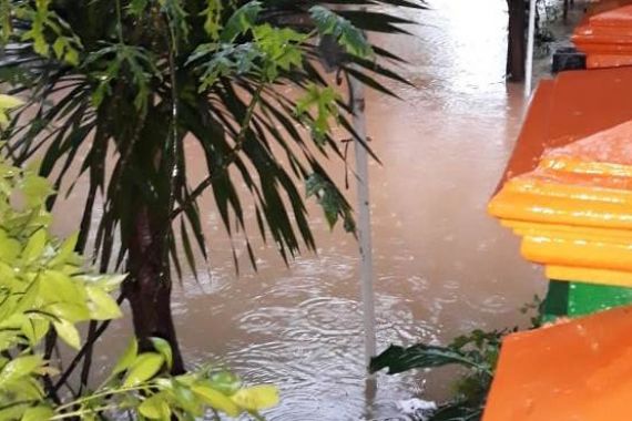 Banjir di Jakarta Hari Ini, Sejumlah Ruas Jalan tak Bisa Dilintasi Kendaraan - JPNN.COM