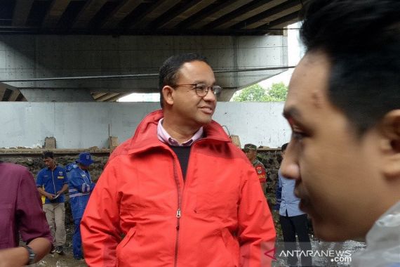 Anies Tunggu Instruksi Pemerintah Pusat soal Status Banjir Jakarta - JPNN.COM