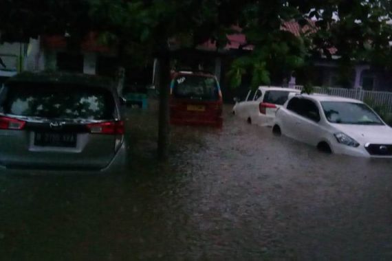 Banjir di Cipinang Melayu, Pimpinan Honorer K2 Jakarta: Ya Allah, Apakah Engkau Murka? - JPNN.COM