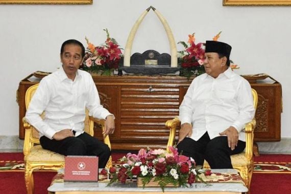 Prabowo Jadi Tamu Besar Pertama Presiden Jokowi di Tahun Baru - JPNN.COM