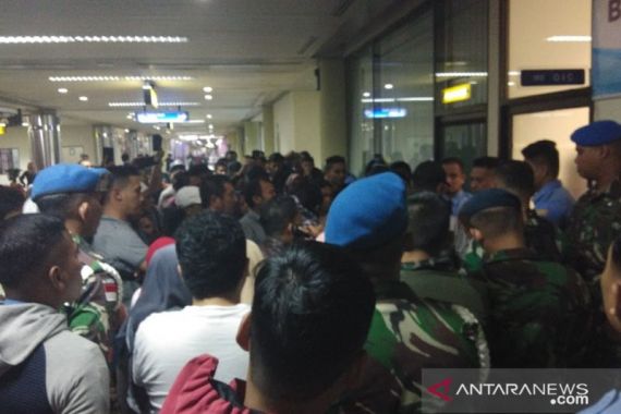 Batal Terbang, Penumpang Mengamuk di Bandara Hang Nadim Batam - JPNN.COM