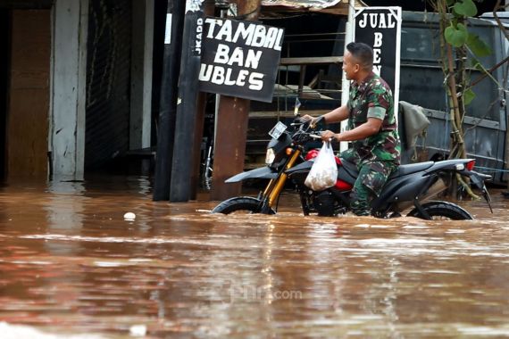 Banjir Jakarta, Semua Kalangan Bisa Berlindung dan Mengungsi di Masjid   - JPNN.COM