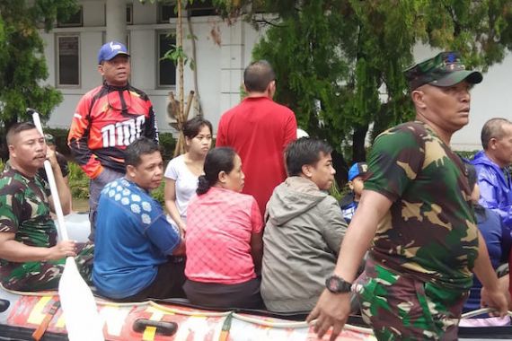 Pesan Penting Brigjen Marinir Hermanto Kepada Tim Satgas Banjir Lantamal III - JPNN.COM
