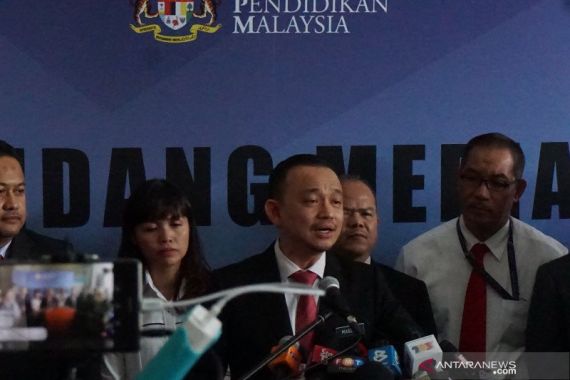 Selalu Diberitakan Jelek Oleh Media, Menteri Pendidikan Malaysia Mundur - JPNN.COM
