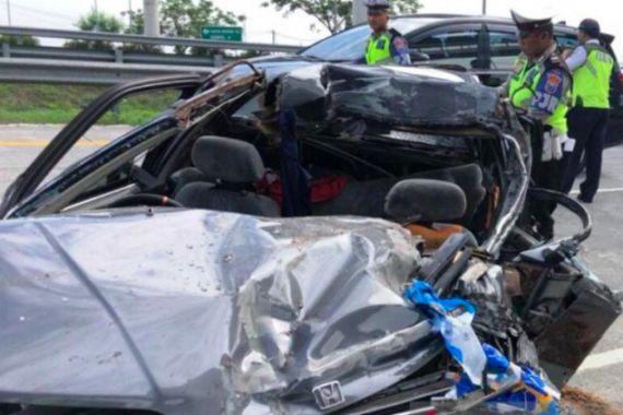 Kecelakaan Maut di Jalan Tol, Hanya Suami yang Selamat - JPNN.COM