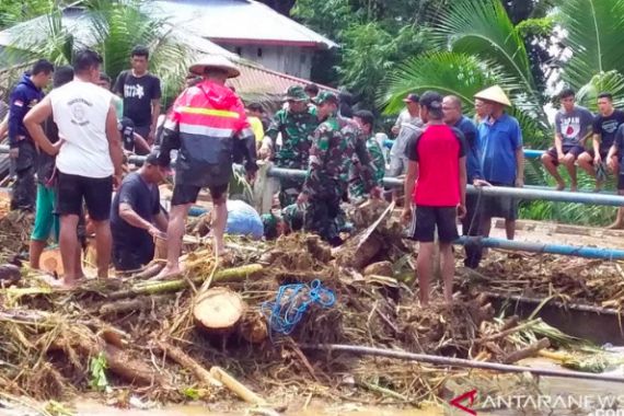 Berita Duka, Armando Meninggal Dunia Akibat Banjir Bandang - JPNN.COM