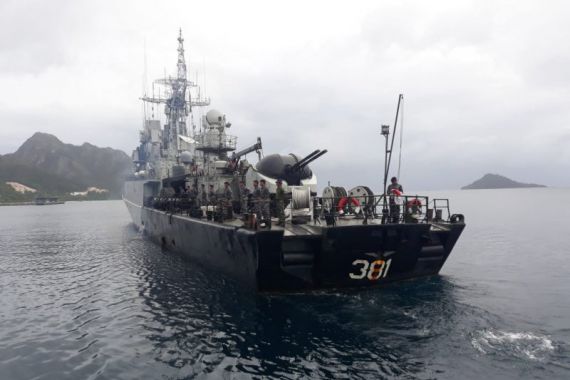 TNI Kerahkan 3 KRI, Siap Tempur Mengamankan Laut Natuna - JPNN.COM