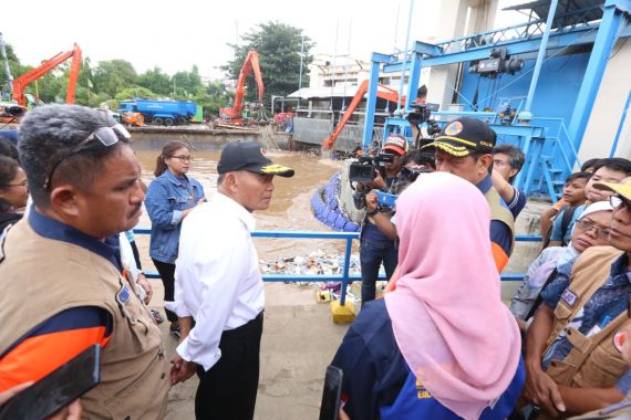 Korban Banjir Butuh Sembako, Pakaian, Selimut, Perlengkapan Sekolah - JPNN.COM