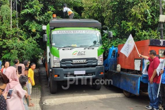 ACT Kirim Armada Bantuan Untuk Korban Banjir di Jabodetabek - JPNN.COM