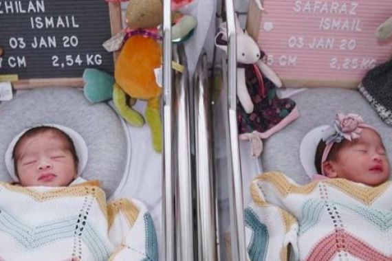 Syahnaz Sadiqah Lahirkan Sepasang Bayi Kembar, Namanya.. - JPNN.COM