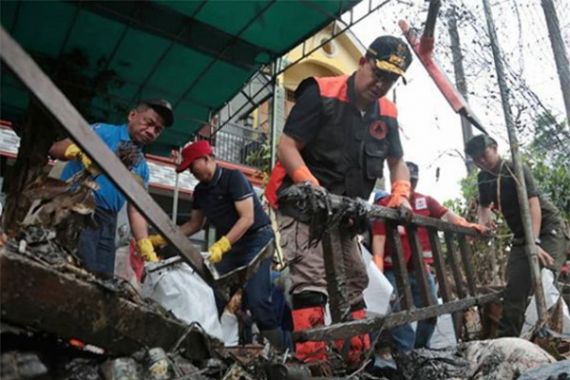 Abu Janda : Warga Jakarta Butuh Penyelesaian Persoalan Banjir Bukan Pencitraan - JPNN.COM