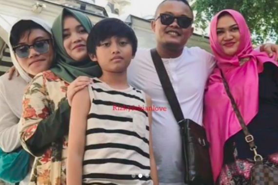 Polisi Sambangi Rumah Kontrakan Almarhumah Mantan Istri Sule - JPNN.COM