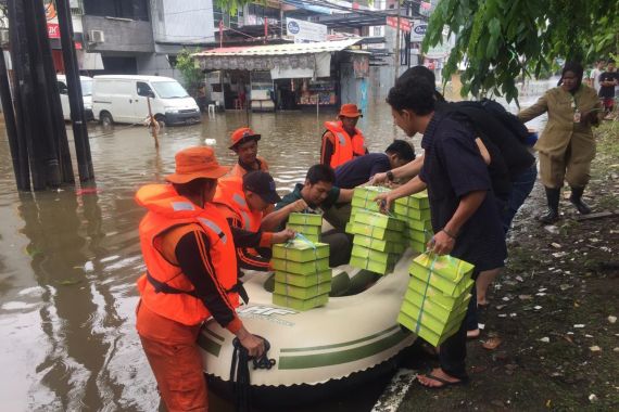 Pupuk Indonesia Salurkan Bantuan Untuk Korban Banjir - JPNN.COM