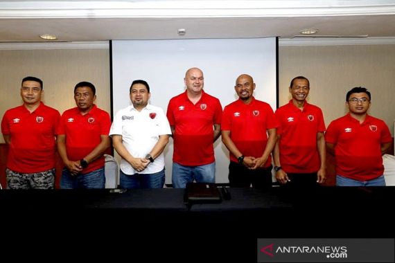 PSM Makassar Resmi Perkenalkan Komposisi Pelatih Hadapi Liga 1 2020 - JPNN.COM