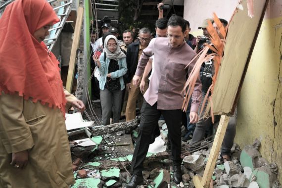 Mas Nadiem Melihat Langsung Kondisi Gedung Sekolah Roboh - JPNN.COM