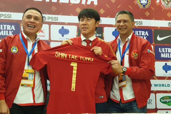 Shin Tae Yong Bakal Boyong Keluarga ke Jakarta - JPNN.COM