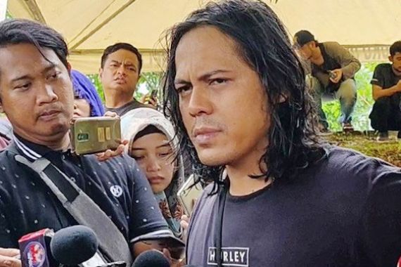 Mendiang Ria Irawan Sempat Sarankan Suaminya Cari Perempuan Lebih Kaya? - JPNN.COM