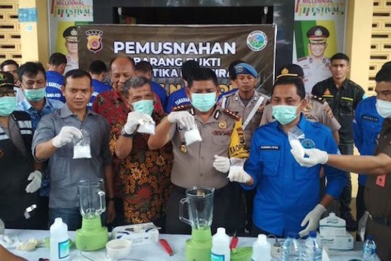 Polresta Banda Aceh Tangkap Pengedar Paket Sabu-sabu, Nih Buktinya - JPNN.COM