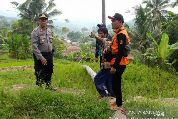 Bahaya, Pergerakan Tanah di Cibadak Cianjur Meluas - JPNN.COM