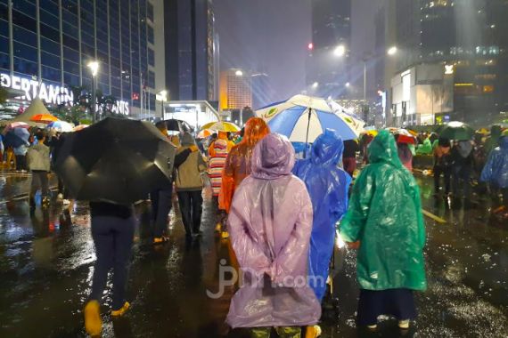 Prakiraan Cuaca BMKG: Hujan Deras Basahi Jakarta dan Sekitarnya Hari Ini - JPNN.COM