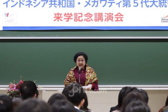 Beri Motivasi Mahasiswi Jepang, Megawati Mengaku Semula Sering Ditertawakan - JPNN.COM