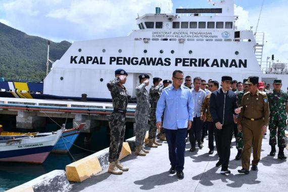 Setelah Kunjungan Jokowi, Konon Kapal-kapal Tiongkok Sudah Meninggalkan Natuna - JPNN.COM