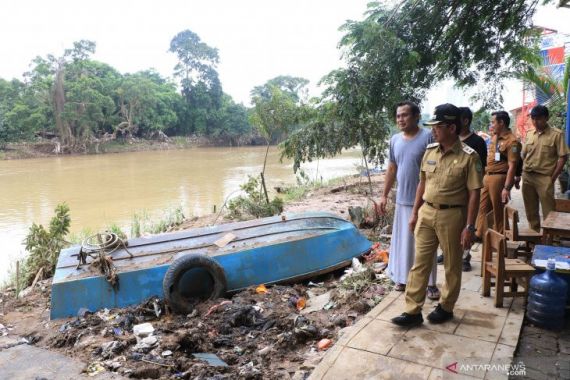 Korban Banjir Mulai Terserang Diare dan Penyakit Kulit - JPNN.COM