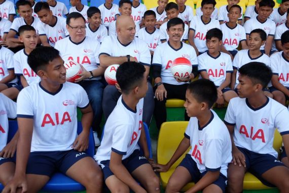 Indra Sjafri Beri Coaching Clinic untuk Puluhan Talenta Muda di Medan - JPNN.COM